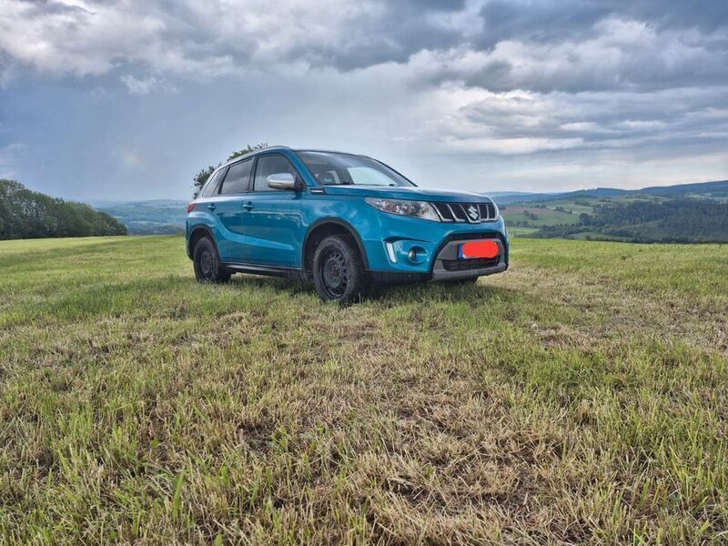 Blau Gebraucht 2017 Suzuki Vitara SUV | 13.300 € (Guter Preis) - Bild 1/4