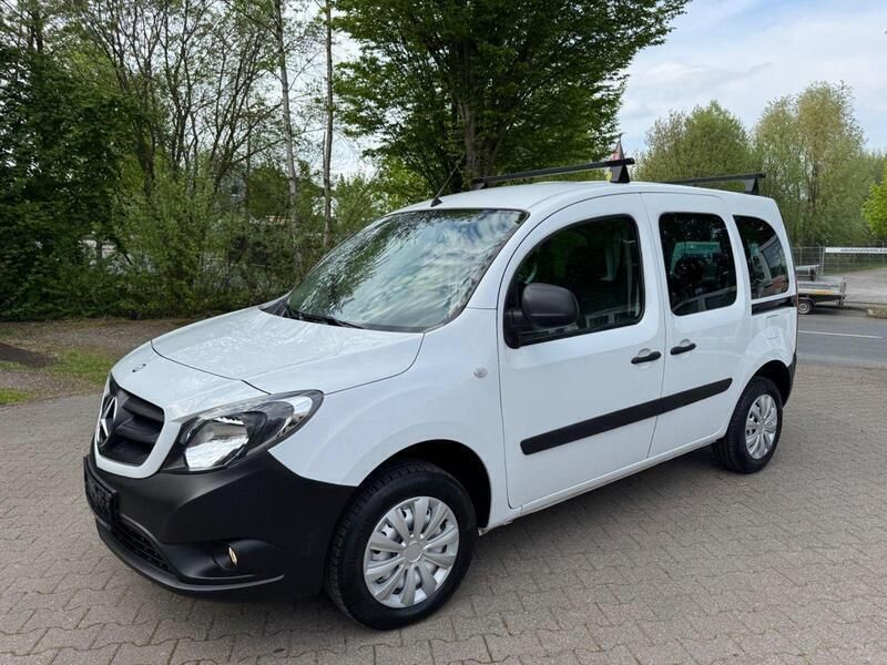 Weiß Gebraucht 2019 Mercedes Citan 109 Kombi | 11.400 € (Fairer Preis) - Bild 1/4