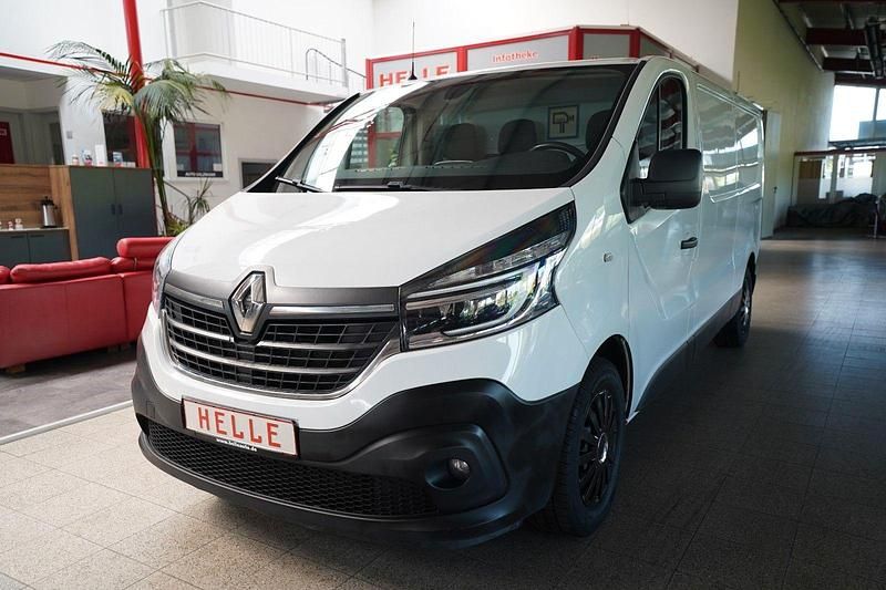 Gebraucht Renault Trafic Komfort 145 PS (106 kW) 2020 Weiß Van / Kleinbus