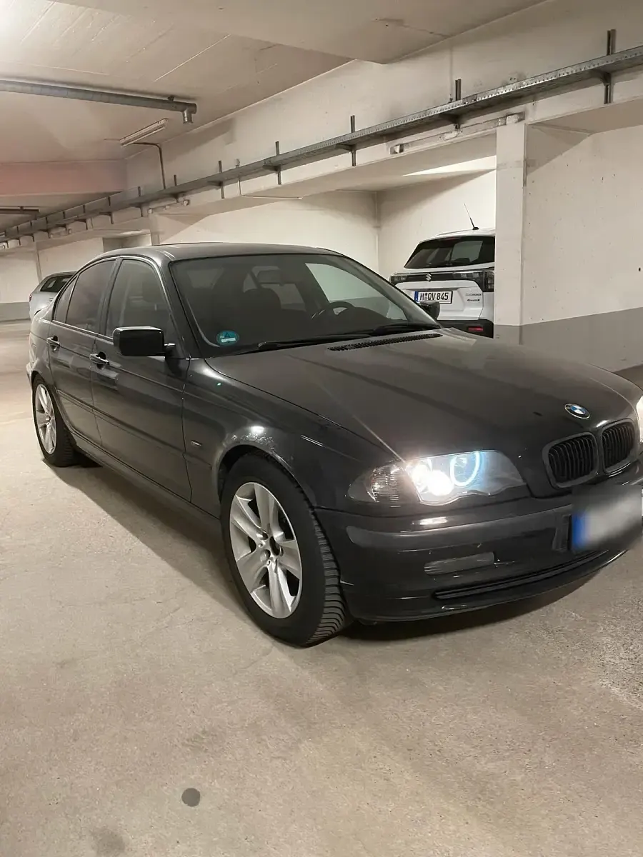 Gebraucht BMW 323 170 PS (125 kW) 1998 Schwarz Limousine