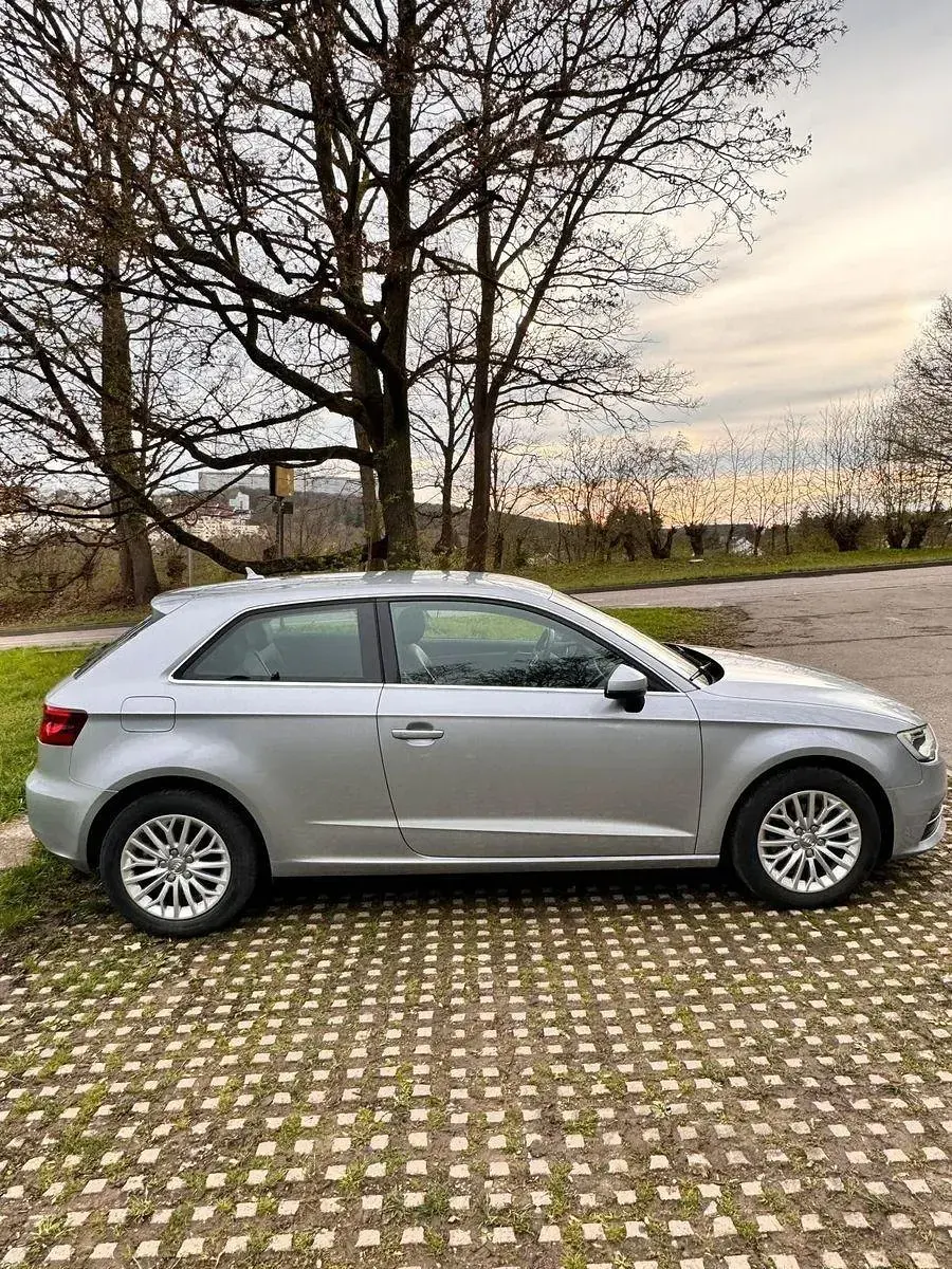 Gebraucht Audi A3 Ambiente 110 PS (80 kW) 2016 Silber Limousine