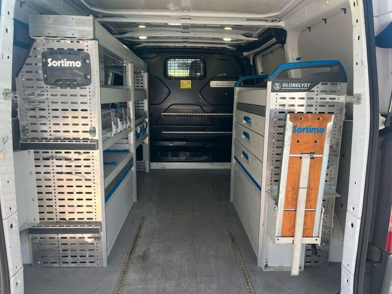 Weiß Gebraucht 2016 Ford Transit Custom Van / Kleinbus | 8.950 € - Bild 1/4