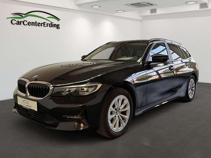 Saphirschwarz Gebraucht 2022 BMW 320 Kombi | 26.290 € (Superpreis) - Bild 1/4
