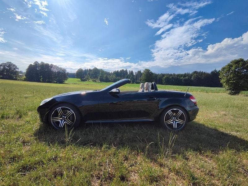 Schwarz Gebraucht 2004 Mercedes SLK350 Cabrio | 12.400 € (Etwas zu teuer) - Bild 1/4