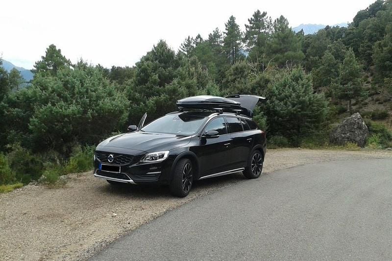 Gebraucht Volvo V60 CC Summum 190 PS (139 kW) 2016 Schwarz Kombi