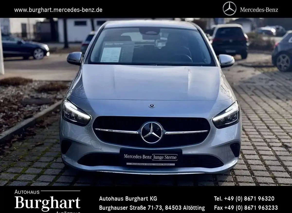 Gebraucht Mercedes B200 Advanced 150 PS (110 kW) 2024 Silber Kleinwagen