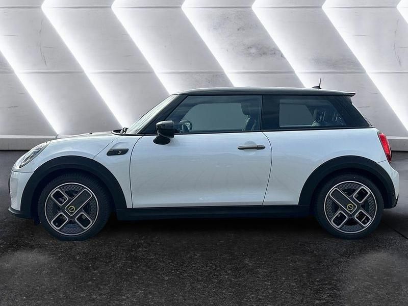 Gebraucht Mini Cooper SE 135 kW (184 PS) 2023 Weiß Kleinwagen