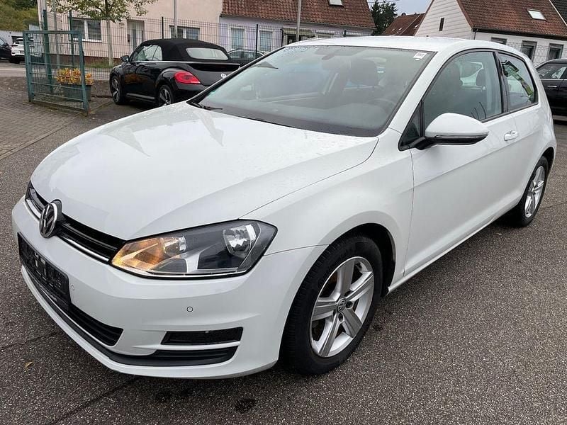 Weiß Gebraucht 2016 VW Golf VII Comfortline Limousine | 9.900 € (Superpreis) - Bild 1/4