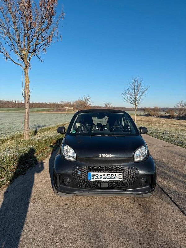 Schwarz Gebraucht 2021 Smart ForTwo Electric Drive Coupé | 7.799 € (Superpreis) - Bild 1/4
