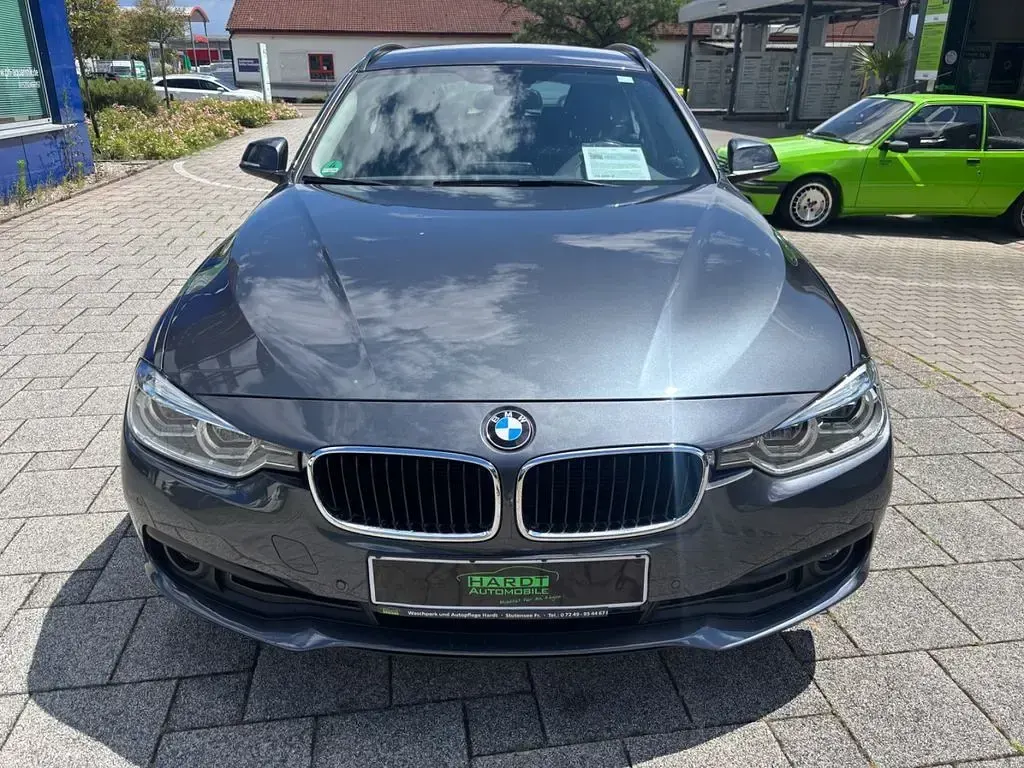 Gebraucht BMW 320 Advantage 190 PS (139 kW) 2016 Grau Kombi