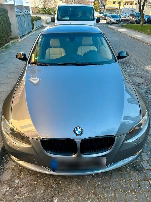 Gebraucht BMW 320 170 PS (125 kW) 2009 Grau Coupé