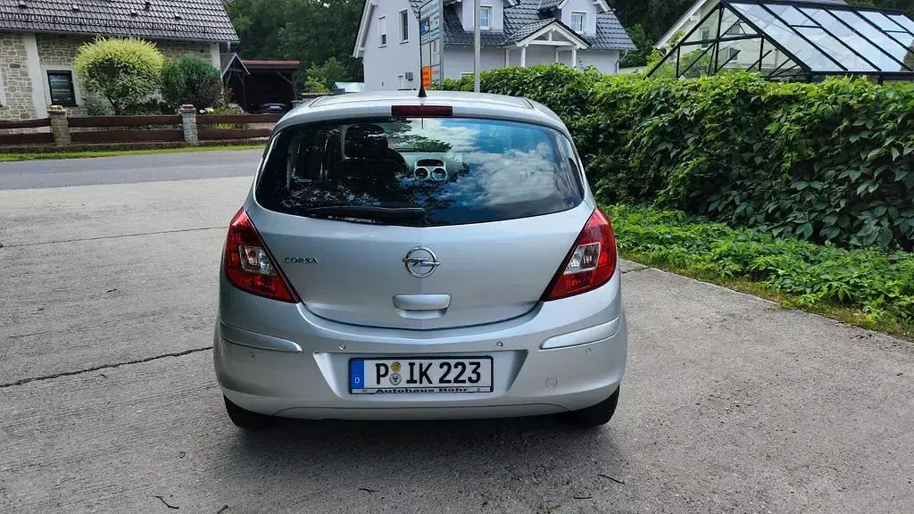 Gebraucht Opel Corsa 87 PS (63 kW) 2013 Silber Kleinwagen