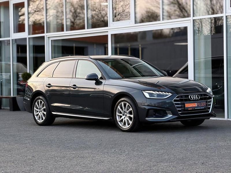Gebraucht Audi A4 Advanced 163 PS (119 kW) 2020 Grau Kombi