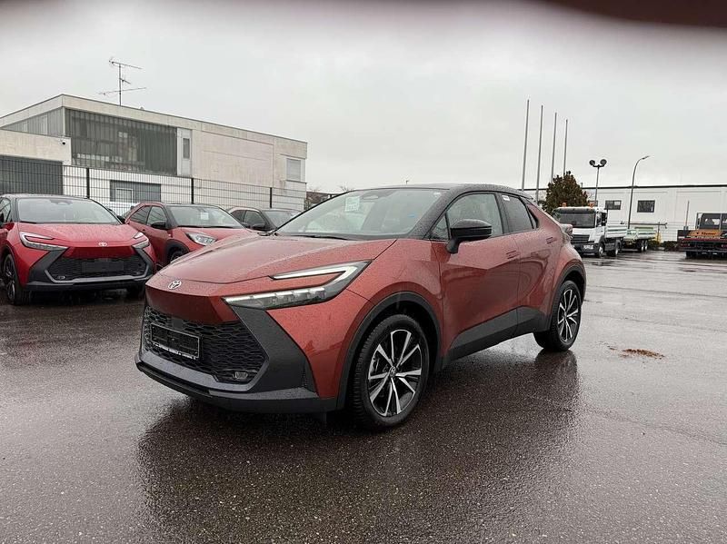 Oxide bronze Neu 2025 Toyota C-HR SUV | 42.590 € - Bild 1/4