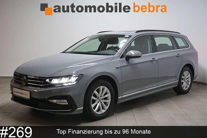 Gebraucht VW Passat R-line 150 PS (110 kW) 2022 Mondsteingrau Kombi