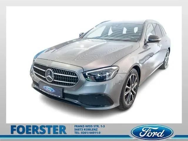Grau Gebraucht 2020 Mercedes E300 Night Kombi | 32.480 € (Fairer Preis) - Bild 1/4