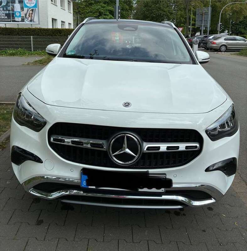 Weiß Gebraucht 2023 Mercedes GLA200 Advanced SUV | 39.000 € (Etwas zu teuer) - Bild 1/4