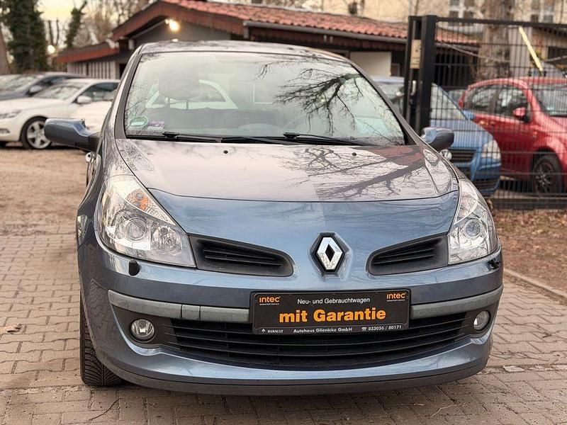 Używany Renault Clio II Dynamique 75 KM (55 kW) 2008 Szary Sedan/Limuzyna