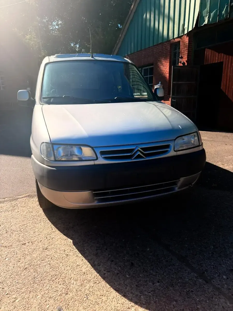 Gebraucht Citroën Berlingo 90 PS (66 kW) 2000 Silber Van / Kleinbus