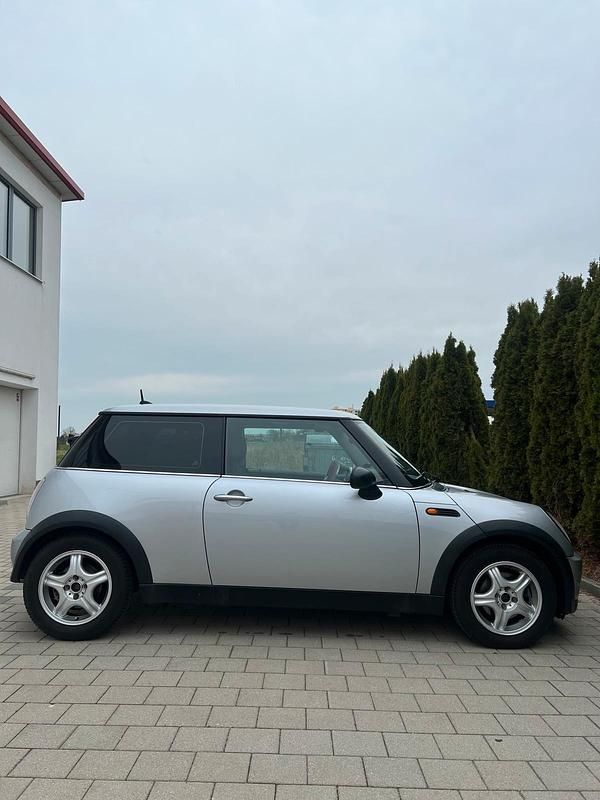 Usata Mini Cooper 105 CV (77 kW) 2005 Argento Utilitaria
