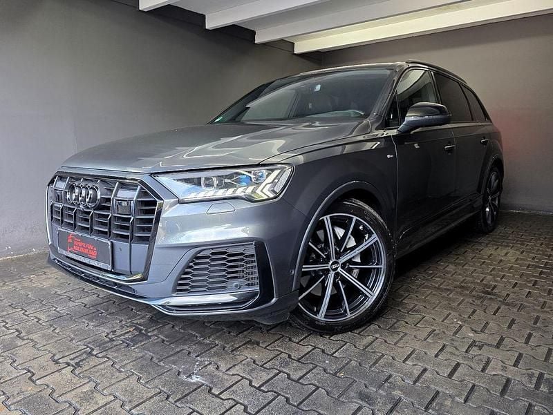 Grau Gebraucht 2021 Audi Q7 S-Line SUV | 50.990 € (Guter Preis) - Bild 1/4