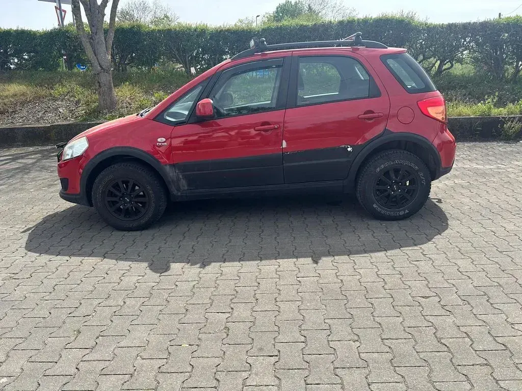 Gebraucht Suzuki SX4 Comfort 135 PS (99 kW) 2010 Rot Limousine
