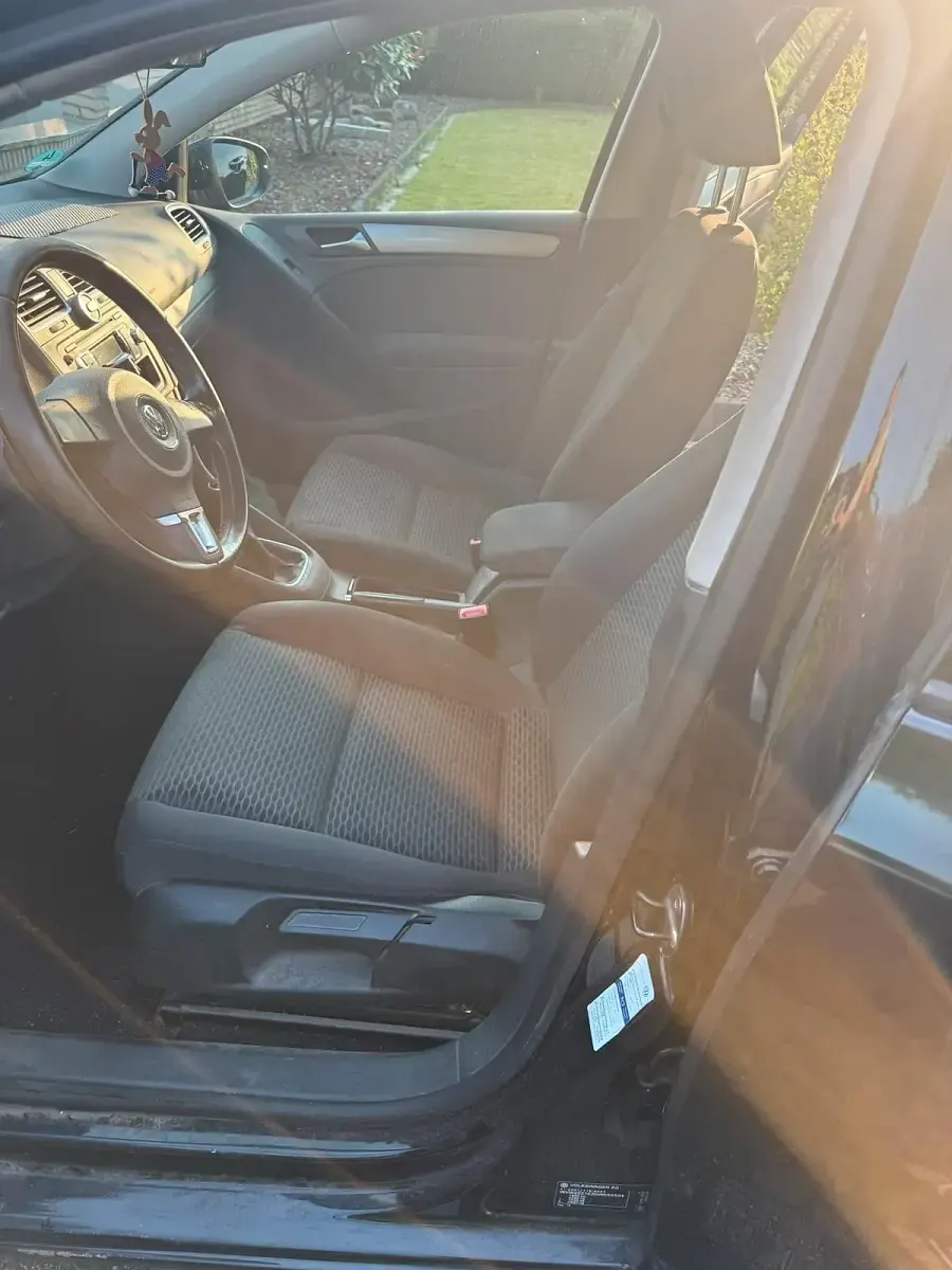 Gebraucht VW Golf VII 90 PS (66 kW) 2012 Schwarz Limousine