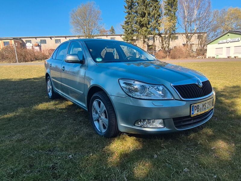 Grün Gebraucht 2011 Skoda Octavia Family Limousine | 6.500 € (Guter Preis) - Bild 1/4