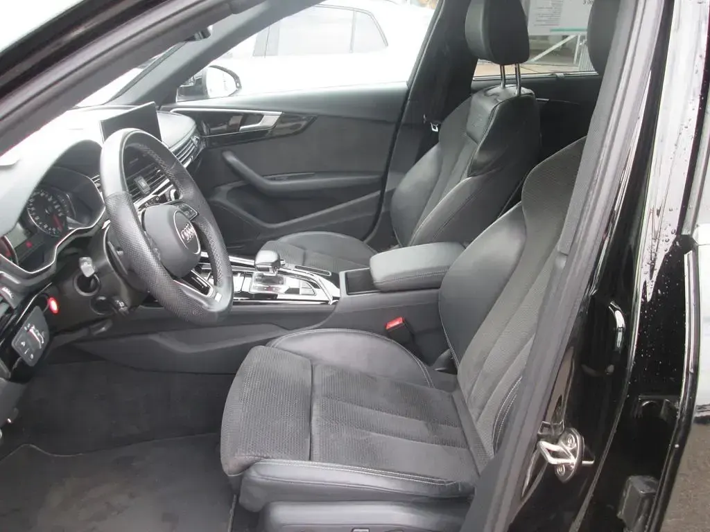 Gebraucht Audi A4 Advanced 204 PS (150 kW) 2021 Brillantschwarz Kombi