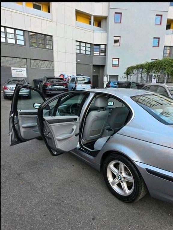 Gebraucht BMW 320 170 PS (125 kW) 2004 Grau Limousine