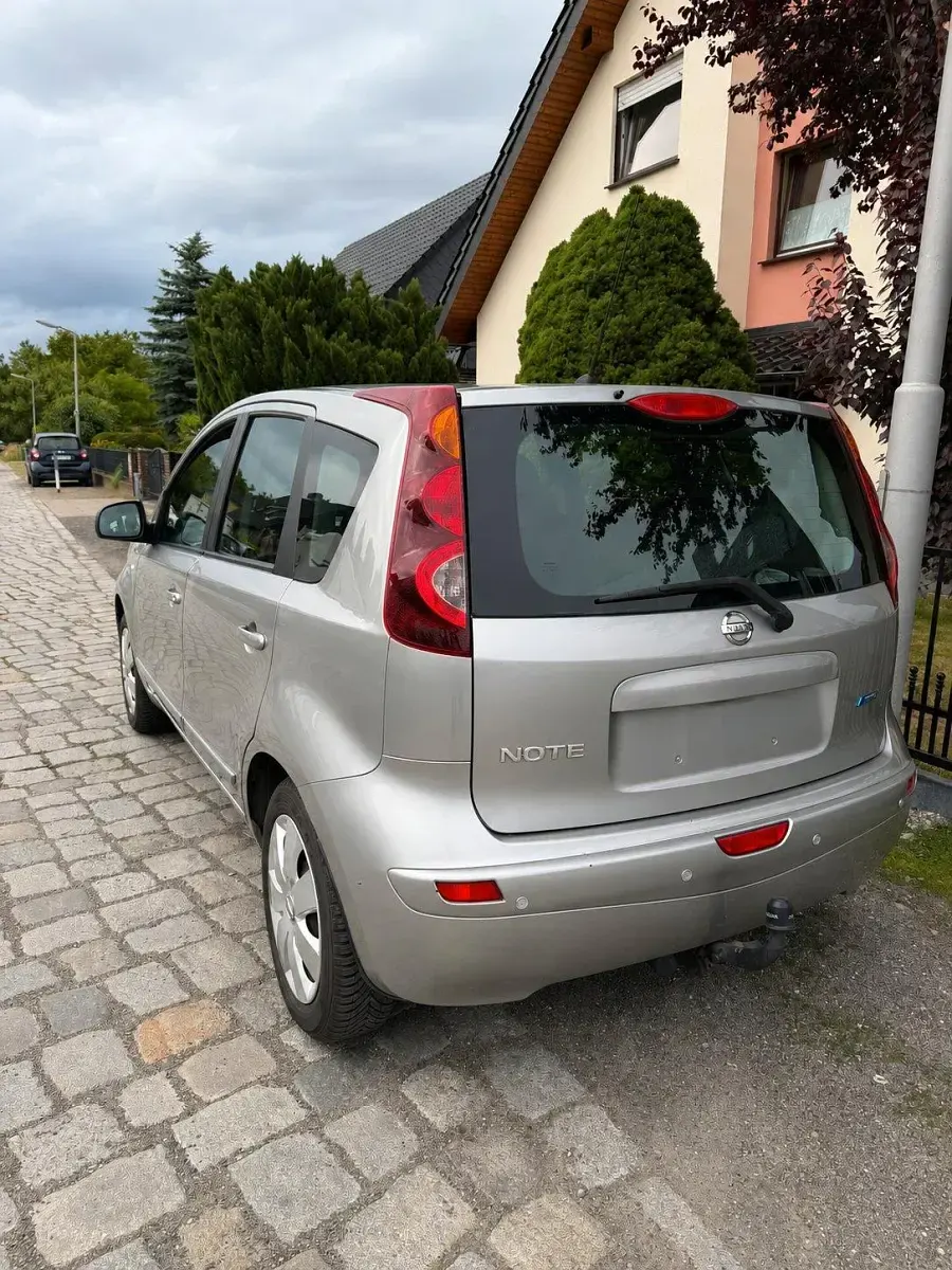 Gebraucht Nissan Note 88 PS (64 kW) 2010 Grau Kleinwagen