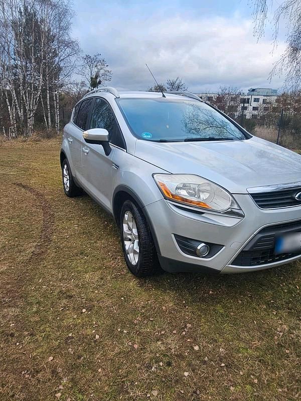 Gebraucht Ford Kuga 150 PS (110 kW) 2009 Grau SUV