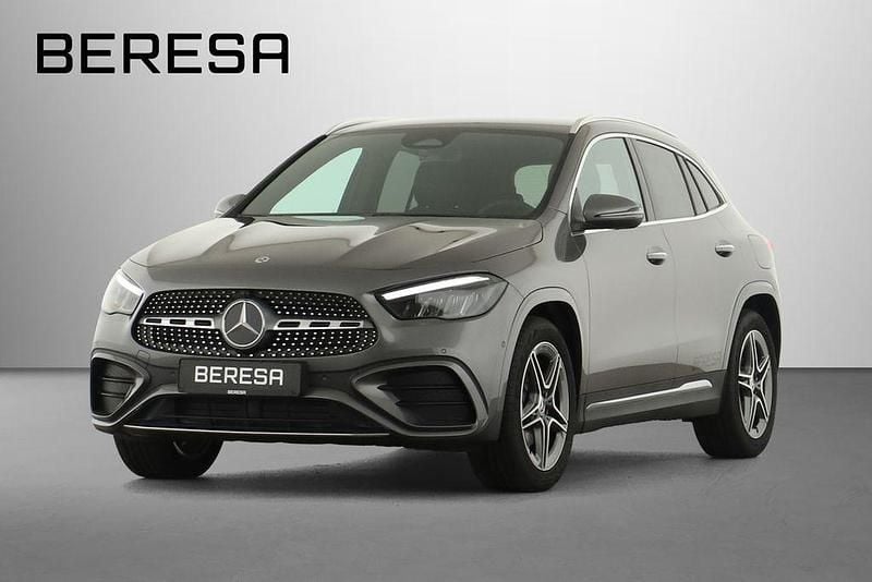 Grau Gebraucht 2024 Mercedes GLA180 AMG SUV | 39.580 € (Etwas zu teuer) - Bild 1/4