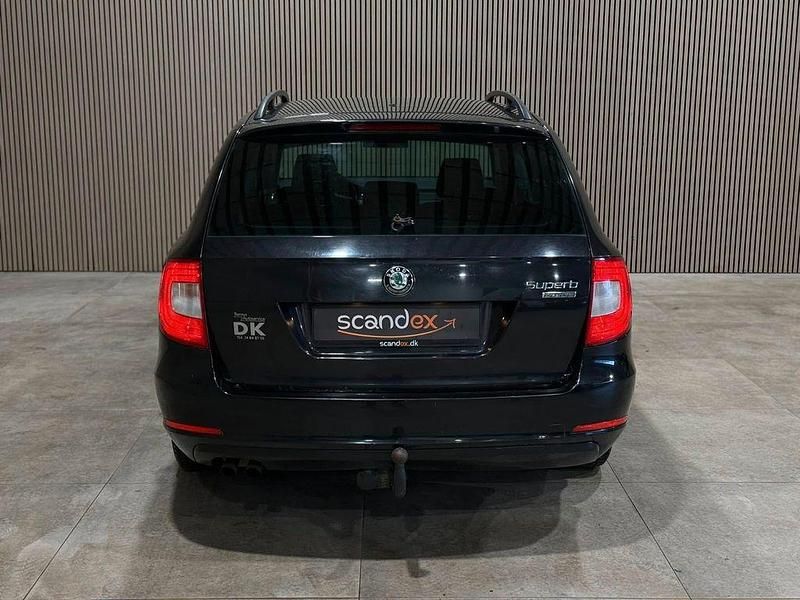 Gebraucht Skoda Superb 105 PS (77 kW) 2012 Schwarz Limousine