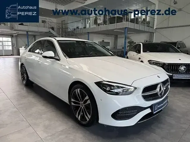 Gebraucht Mercedes C200 Avantgarde 204 PS (150 kW) 2022 Limousine