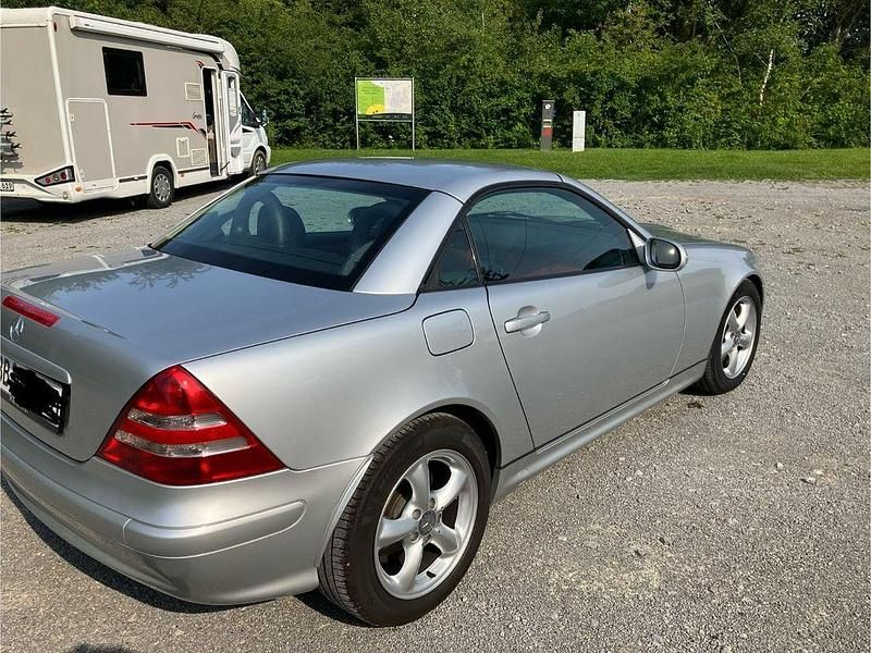 Gebraucht Mercedes SLK320 218 PS (160 kW) 2001 Silber Cabrio