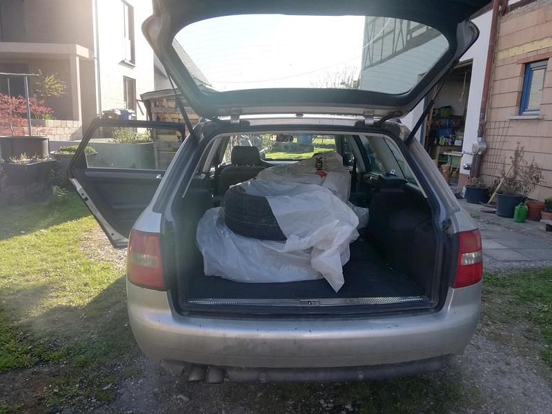 Second-hand Audi A6 150 CP (110 kW) 2003 Argintiu Break