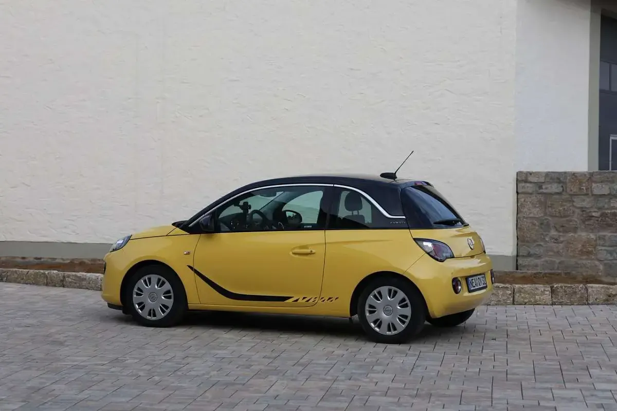 Second-hand Opel Adam Jam 87 CP (63 kW) 2016 Galben Hatchback