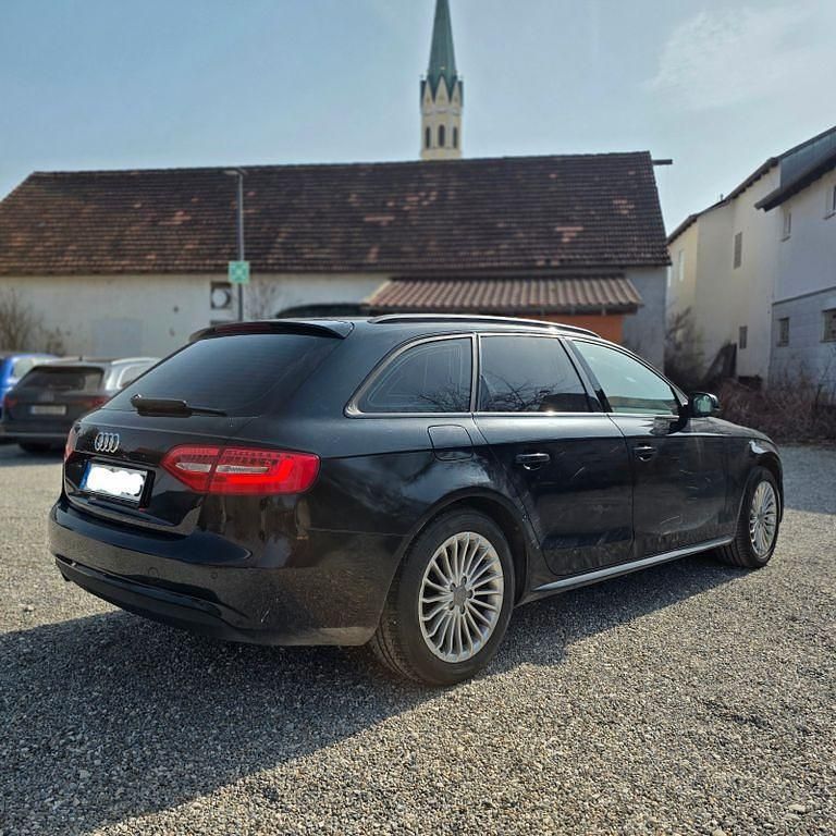 Gebraucht Audi A4 Sport 150 PS (110 kW) 2014 Schwarz Kombi