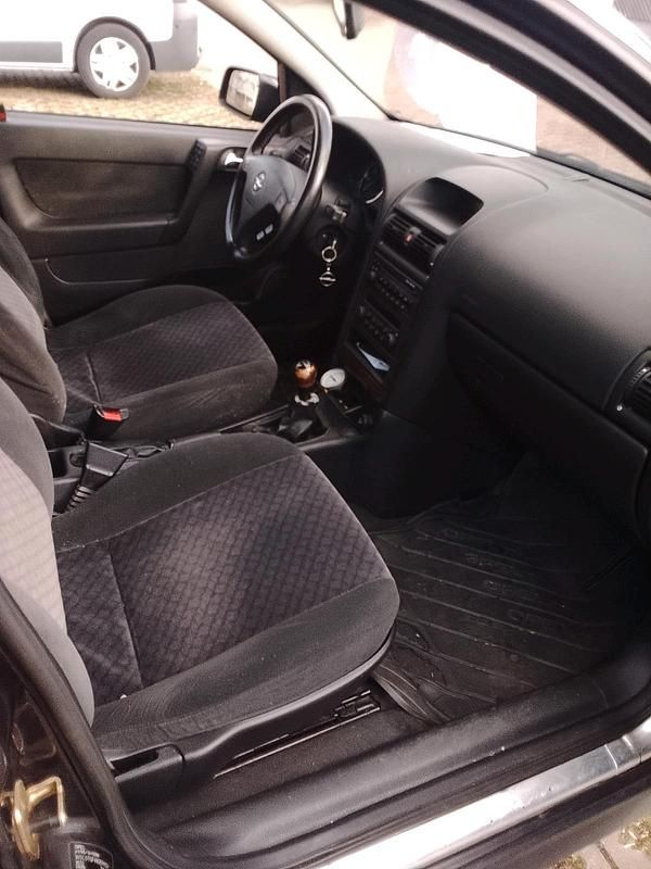 Gebraucht Opel Astra 101 PS (74 kW) 2002 Schwarz Kleinwagen