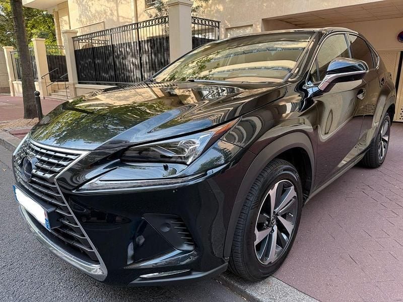 Schwarz Gebraucht 2019 Lexus NX300h Executive Line SUV | 25.990 € (Guter Preis) - Bild 1/4