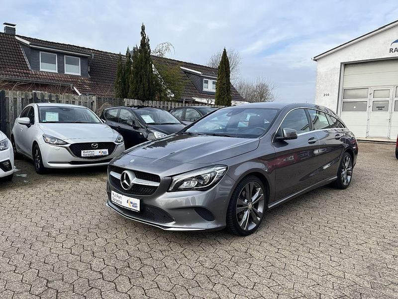 Gebraucht Mercedes CLA200 156 PS (114 kW) 2016 Grau Kombi
