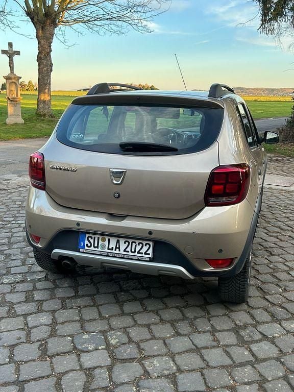 Gebraucht Dacia Sandero Essentiel 90 PS (66 kW) 2019 Gelb Limousine