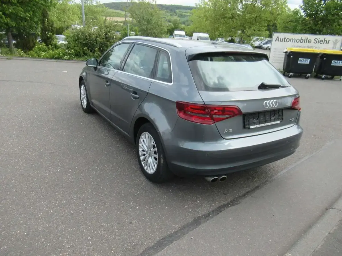 Gebraucht Audi A3 Ambiente 150 PS (110 kW) 2014 Grau Limousine