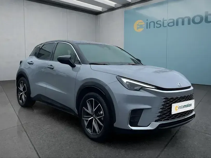 Gebraucht Lexus LBX 136 PS (100 kW) 2025 Grau SUV