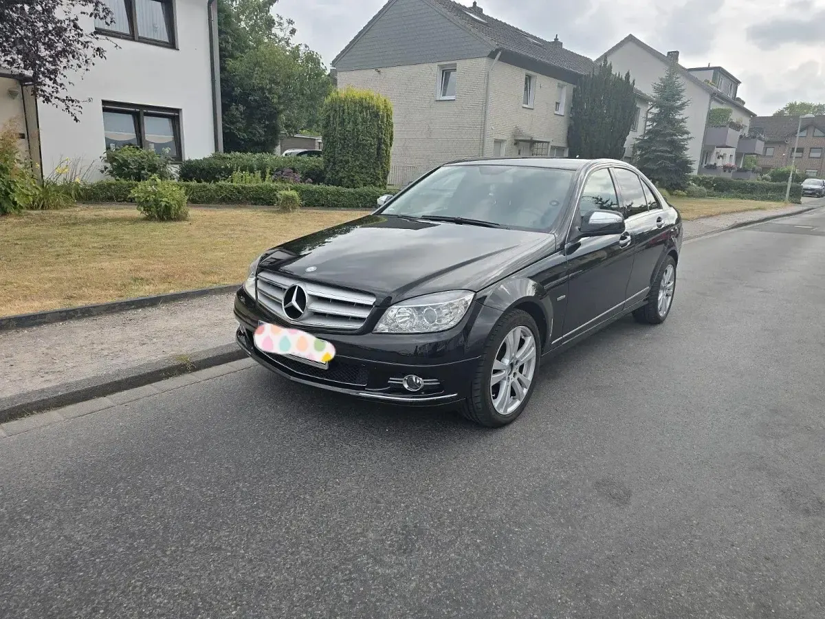 Gebraucht Mercedes C200 Avantgarde 136 PS (100 kW) 2008 Schwarz Limousine