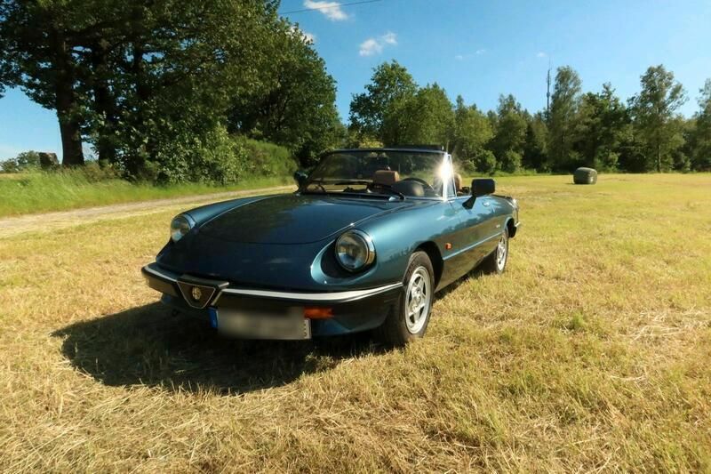 Blau Gebraucht 1986 Alfa Romeo Spider Cabrio | 16.500 € - Bild 1/4