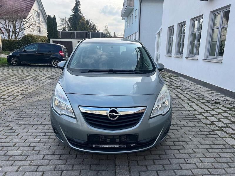 Gebraucht Opel Meriva Edition 120 PS (88 kW) 2011 Silber Van / Kleinbus