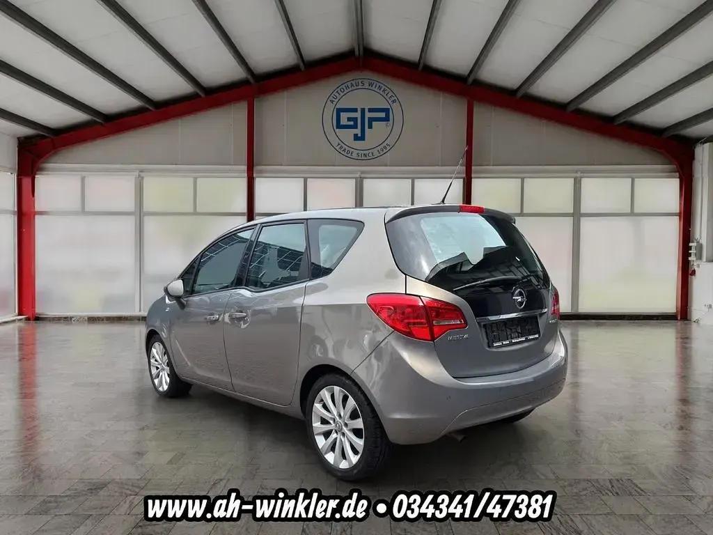 Gebraucht Opel Meriva Edition 101 PS (74 kW) 2010 Muskatgrau/muskat braun(m2) Van / Kleinbus