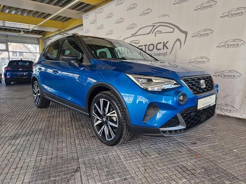 Blau Gebraucht 2024 Seat Arona FR SUV | 21.950 € (Etwas zu teuer) - Bild 1/4